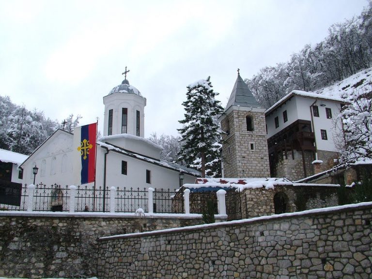 Szentháromság kolostor